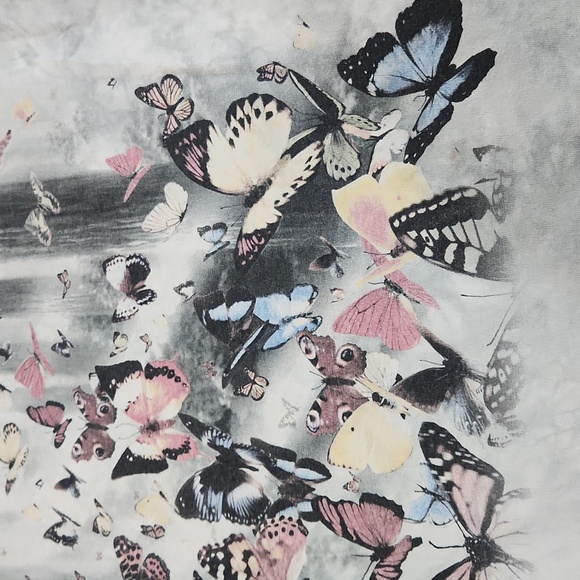 Butterfly 🦋 Shirt - Picture 3 of 8